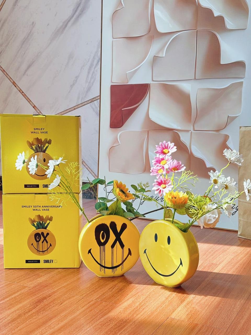 Smiley yellow  emoji happy face - Image 2 of 7